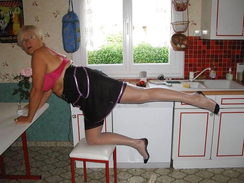25P Mature Beauty - Annick 18