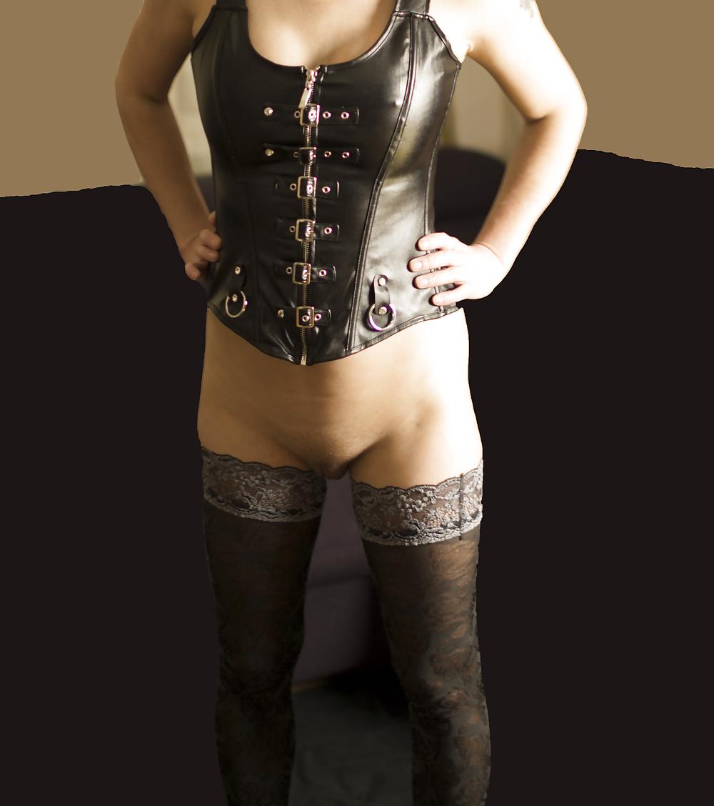 9P MILF im Lederanzug