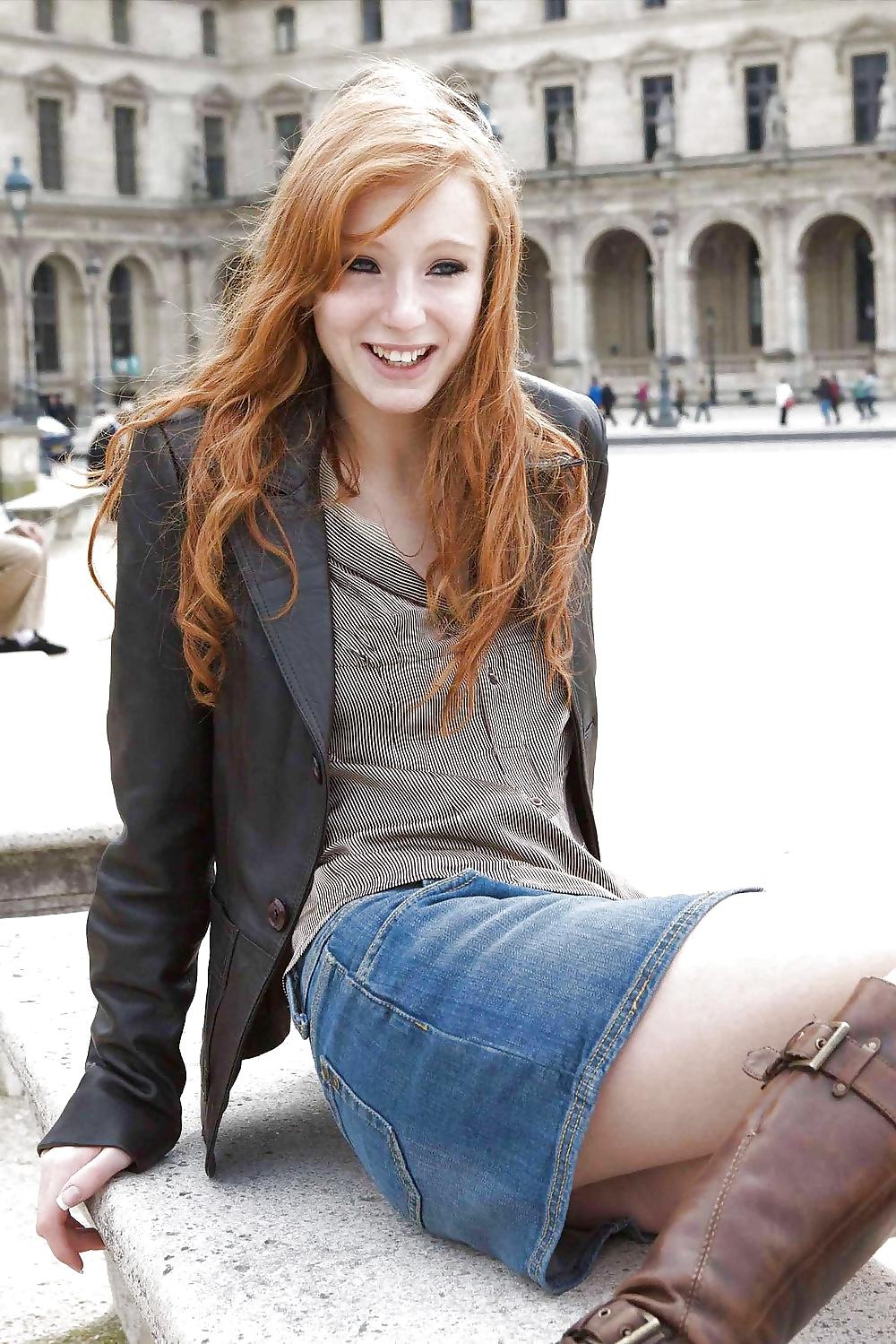 25P Stunning Redhead With Perfect Body