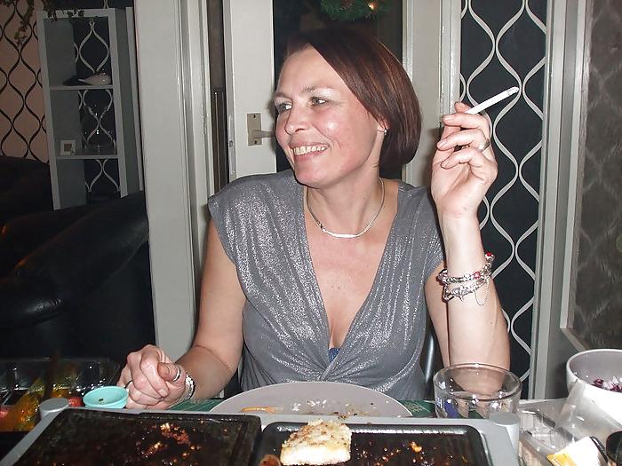 17P Dirty comments on dutch mommy