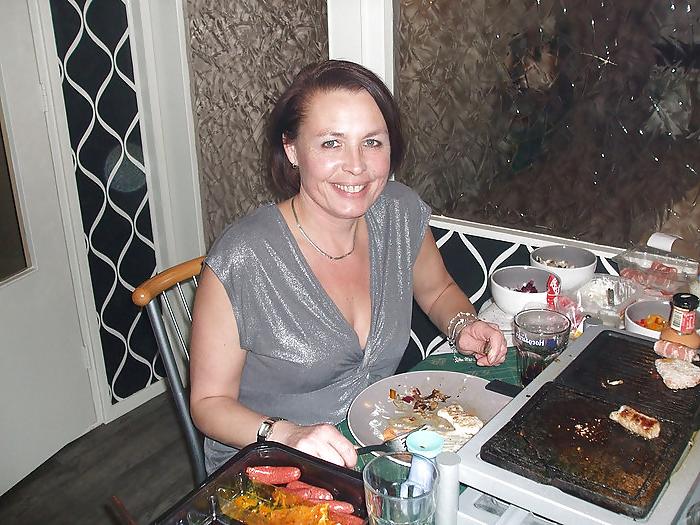17P Dirty comments on dutch mommy