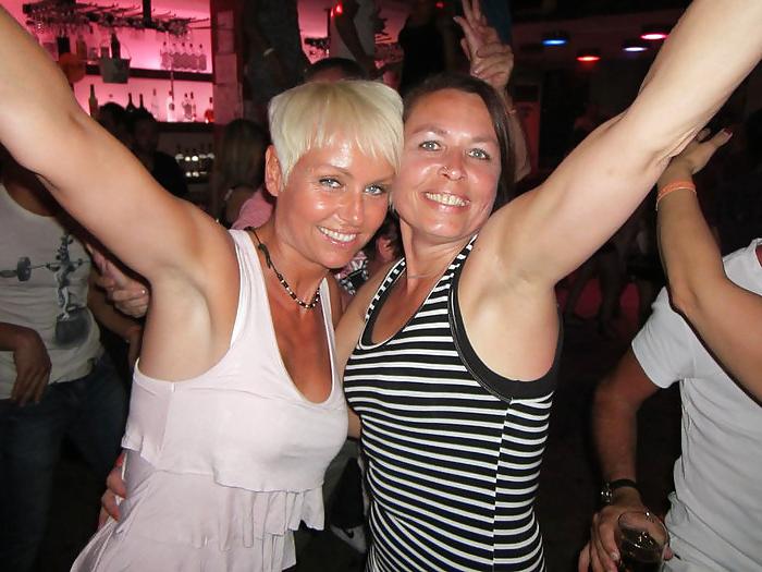 17P Dirty comments on dutch mommy