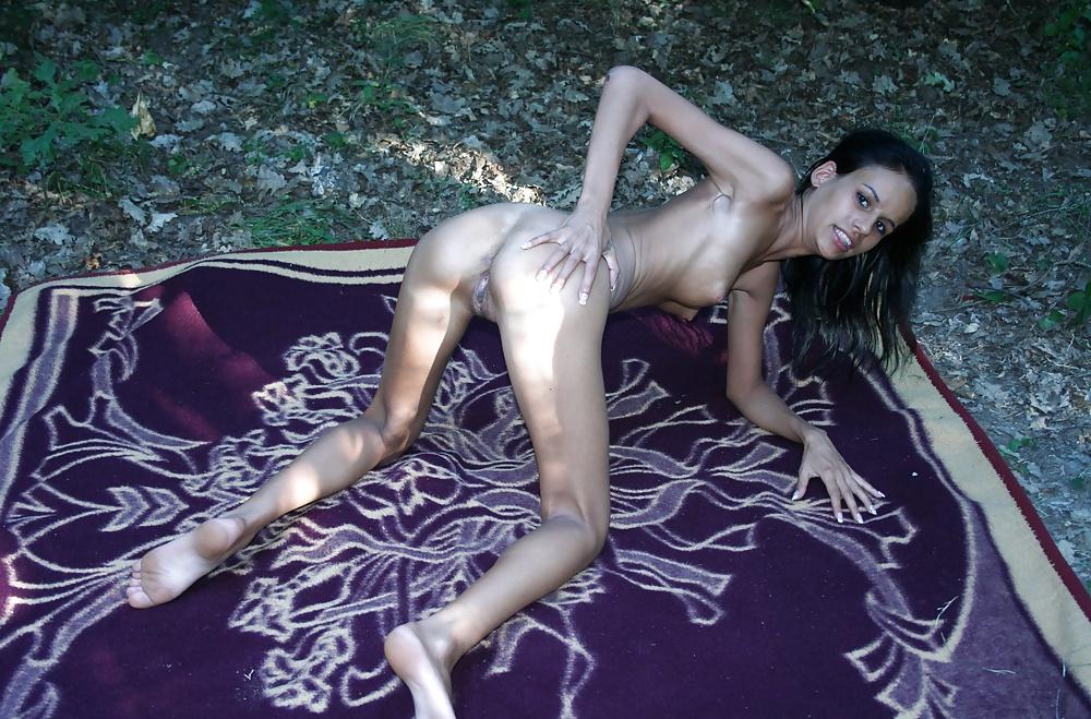 22P Hungarian skinny gipsy whore in forest