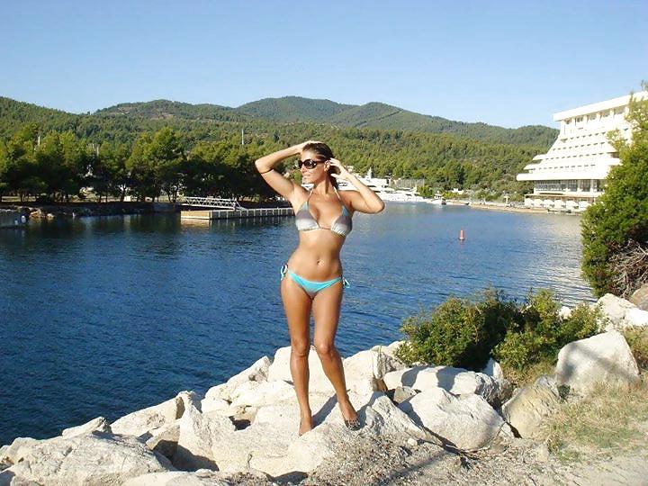 17P Serbian singer Mia