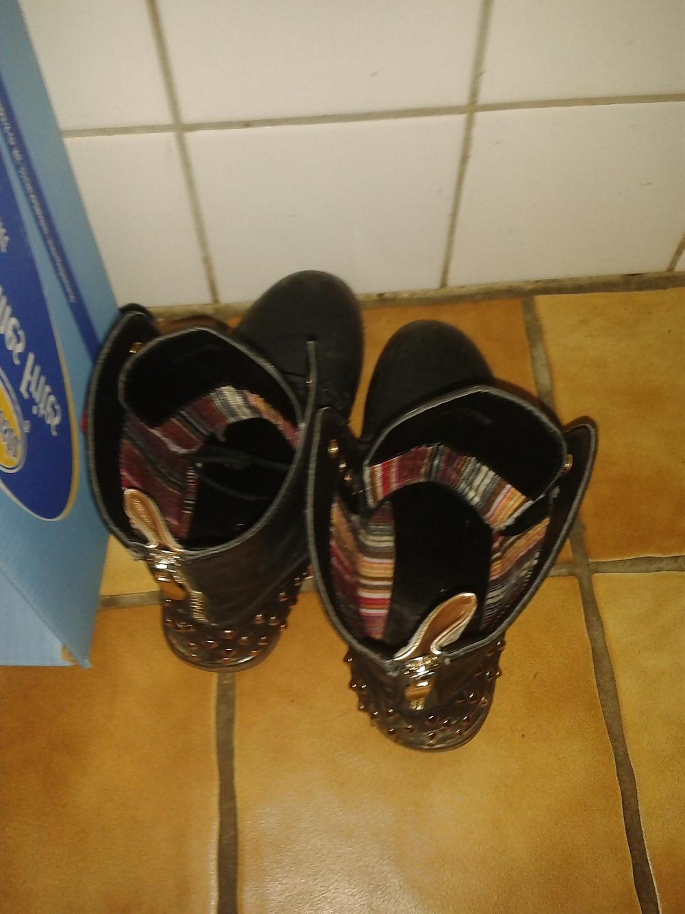 14P Cum in Shoes of a co-worker