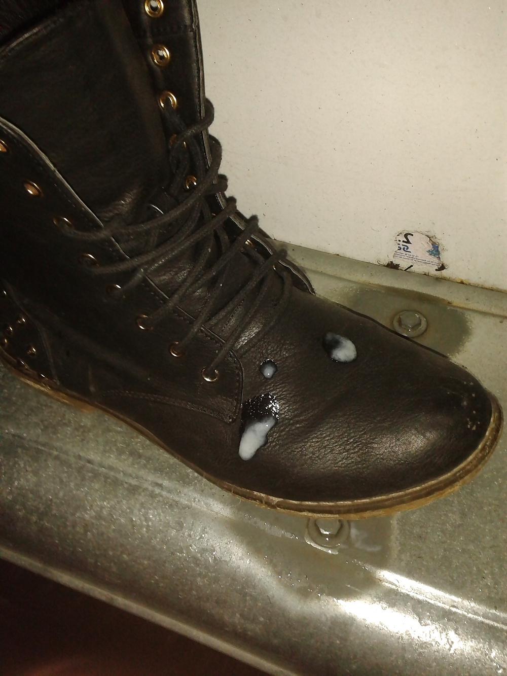 14P Cum in Shoes of a co-worker
