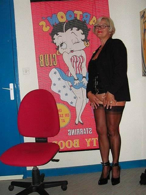 25P Mature Beauty - Annick 46