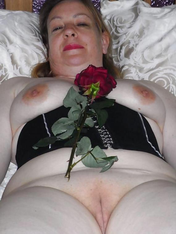 25P Pain Slut Laura