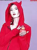 10P Pale red love