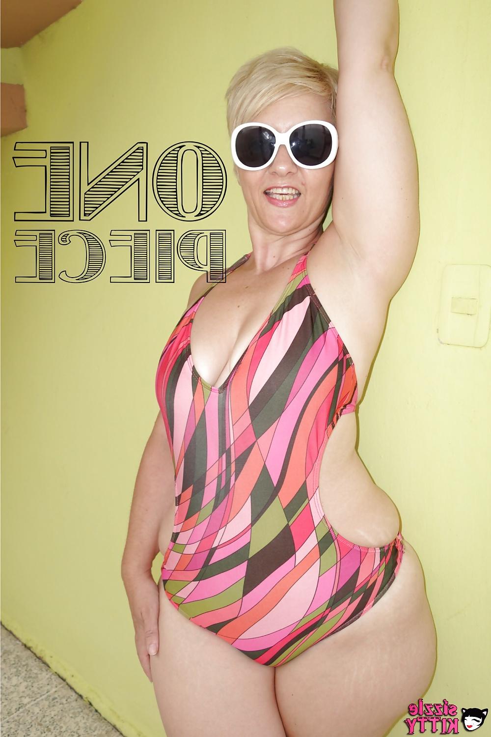 11P One PIECE swimsuit