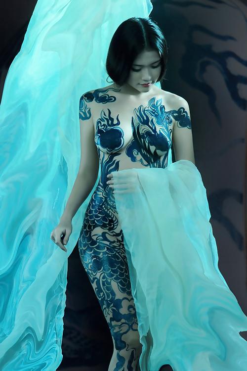 10P Body painting