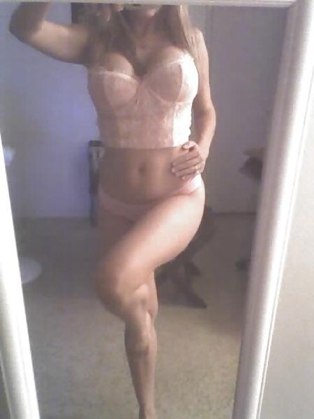 25P Fun Busty Shared Milf