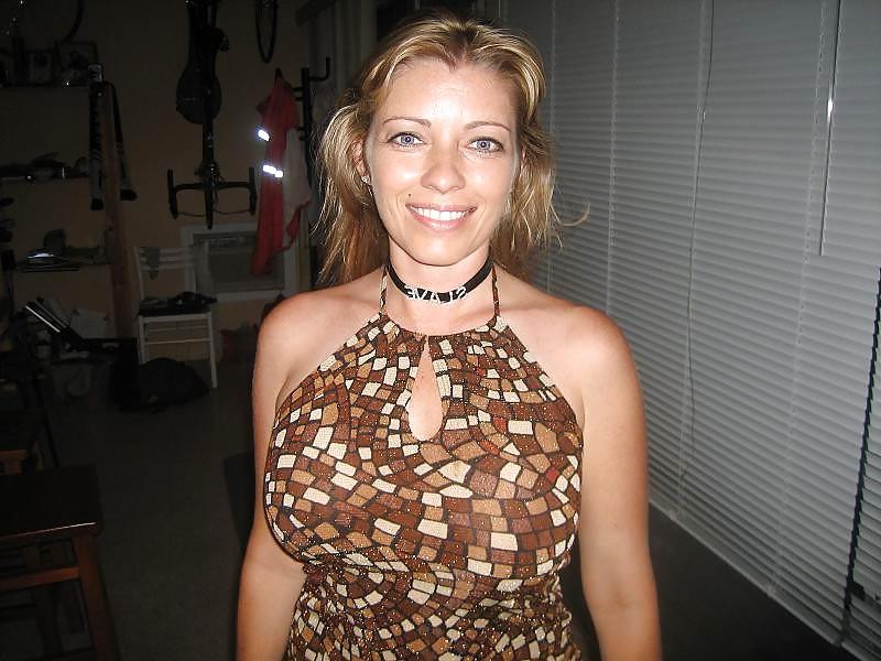 25P Fun Busty Shared Milf