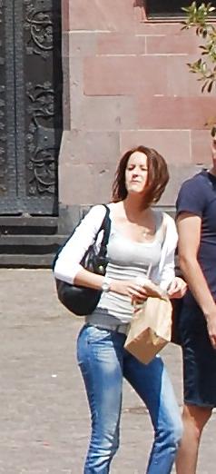 25P HORNY VOYEUR CANDID TEENS - COMMENT DIRTY
