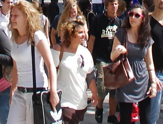 25P HORNY VOYEUR CANDID TEENS - COMMENT DIRTY
