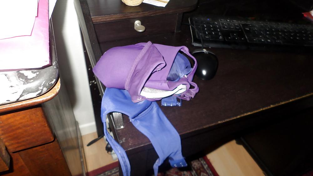 17P Cum on my Wife's blue bra