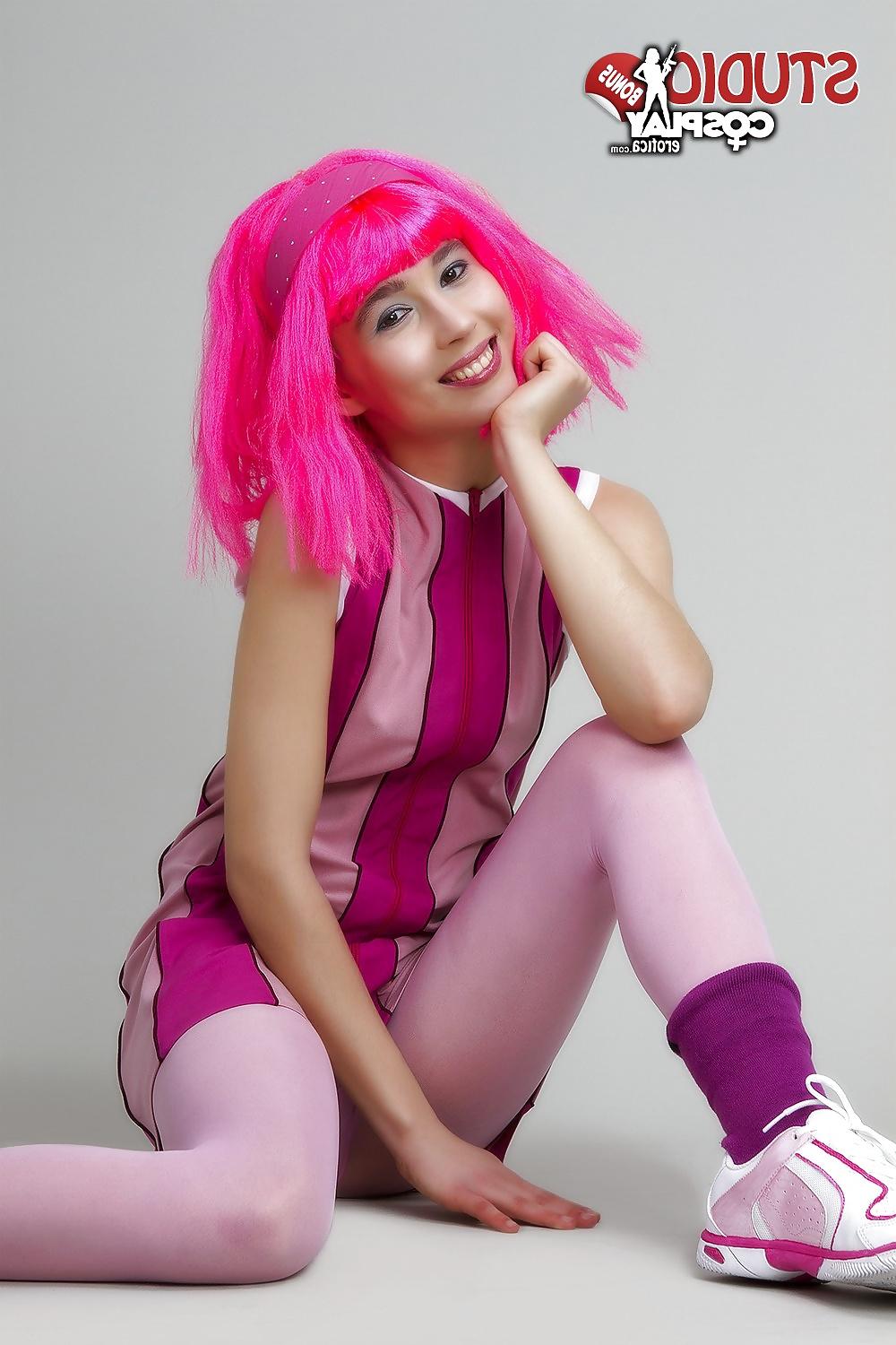 25P Cosplay - Stephanie take 2