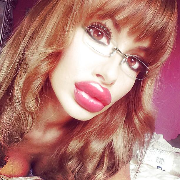 25P DICK SUCKING LIPS!!!