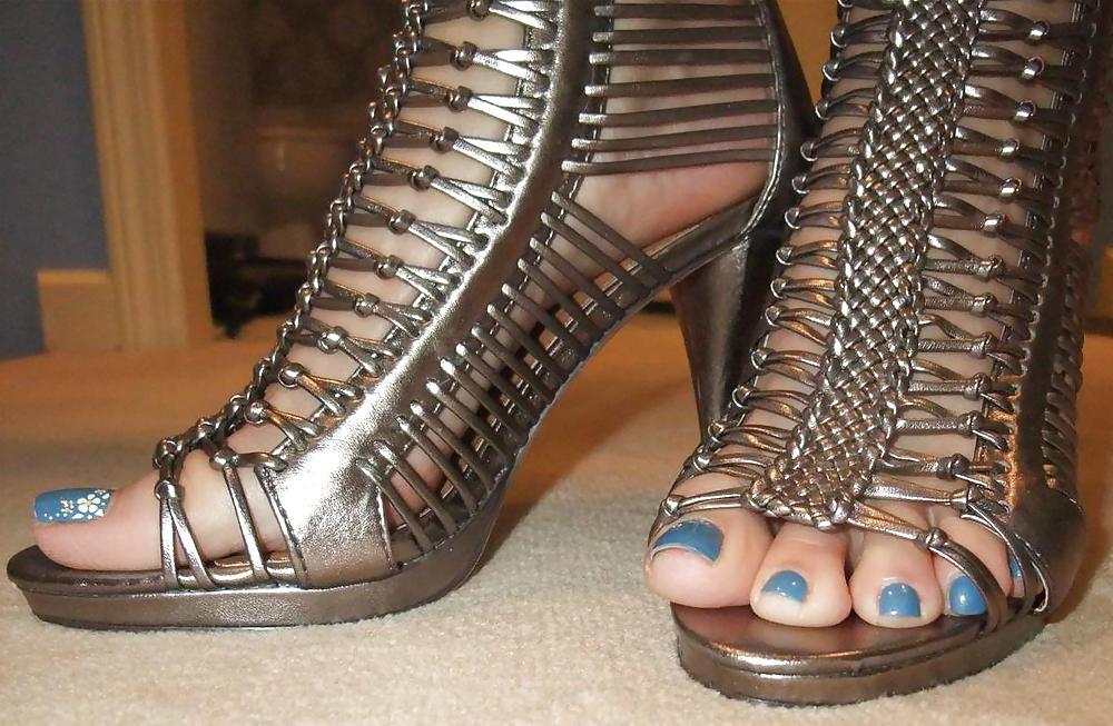 25P Masha footjob