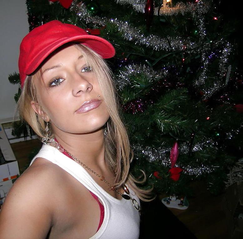 25P Self pics of hot blonde teen with perfect body