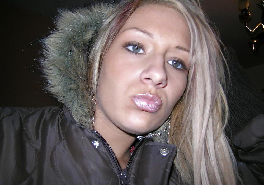25P Self pics of hot blonde teen with perfect body