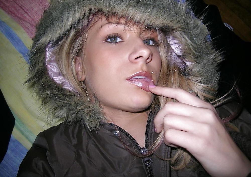 25P Self pics of hot blonde teen with perfect body