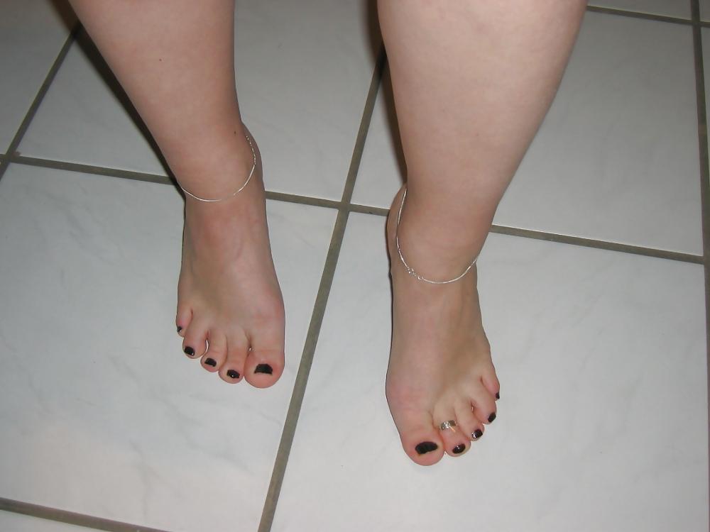 25P Barefoot Dildo Footjob 2