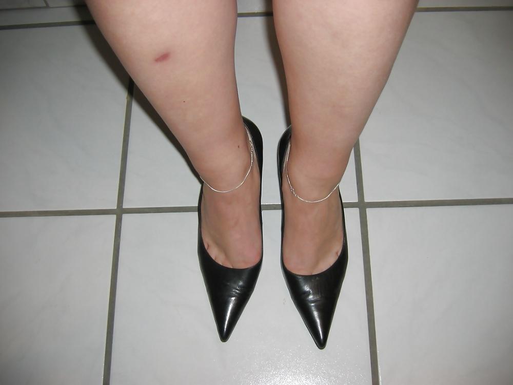 25P Barefoot Dildo Footjob 2