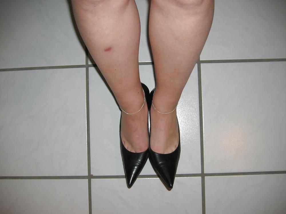 25P Barefoot Dildo Footjob 2