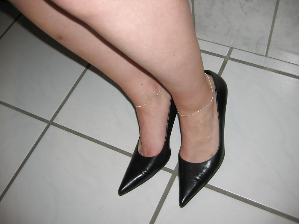 25P Barefoot Dildo Footjob 2
