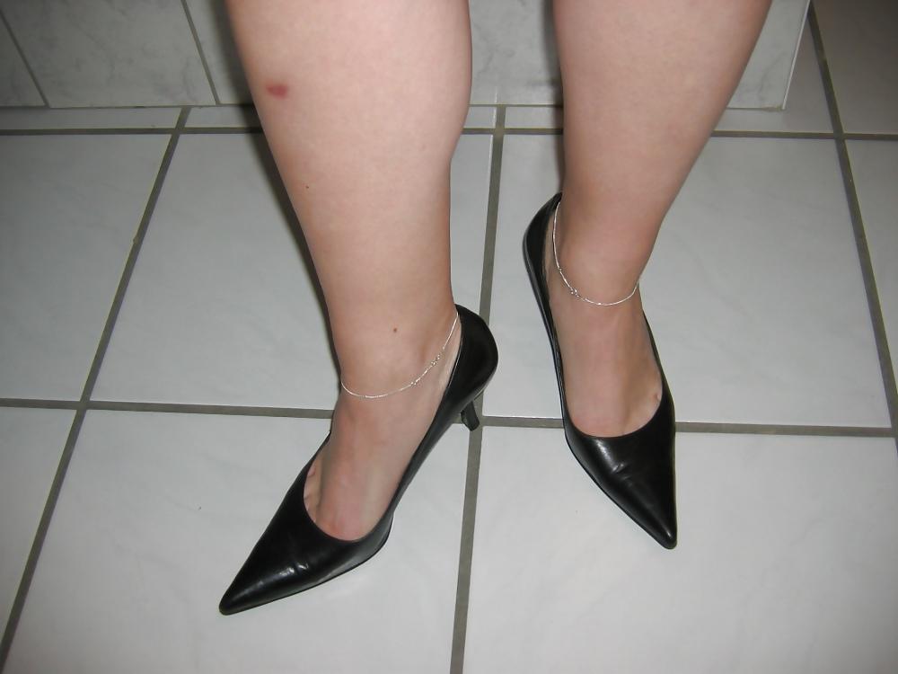 25P Barefoot Dildo Footjob 2