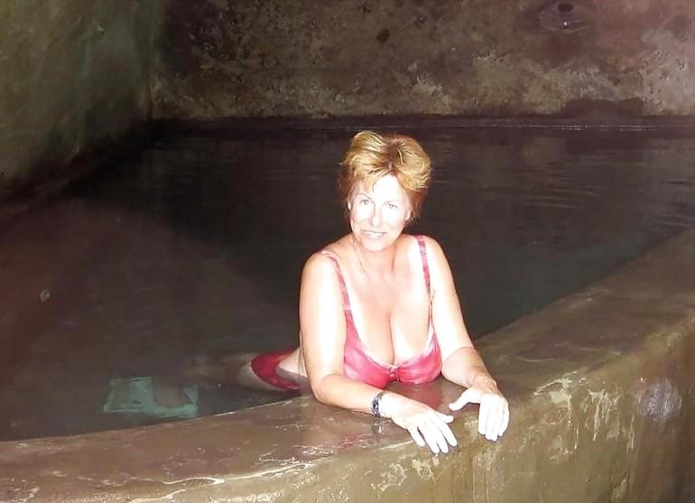 25P We were on vacation and decided to show her body nude