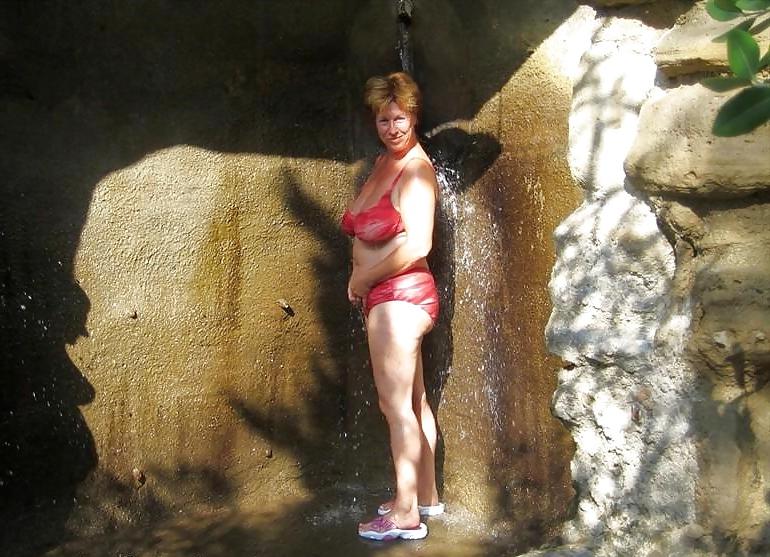 25P We were on vacation and decided to show her body nude