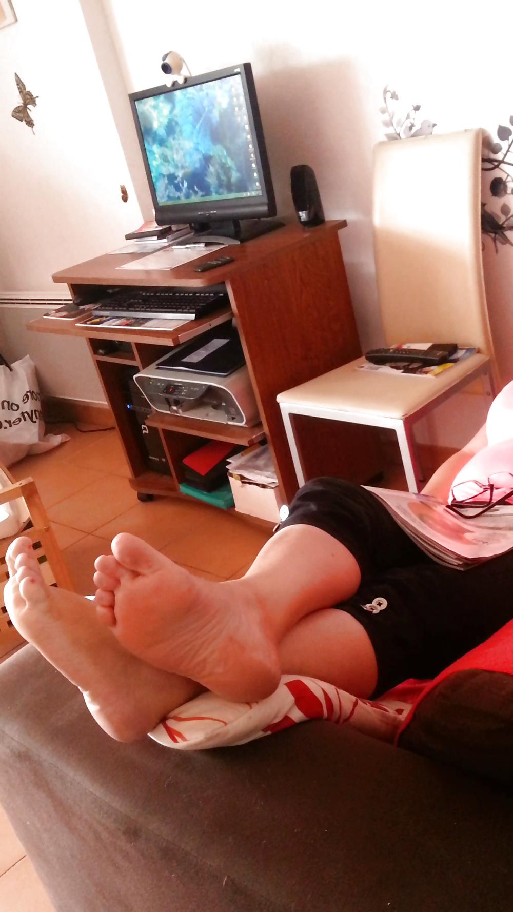 4P French feet MILF