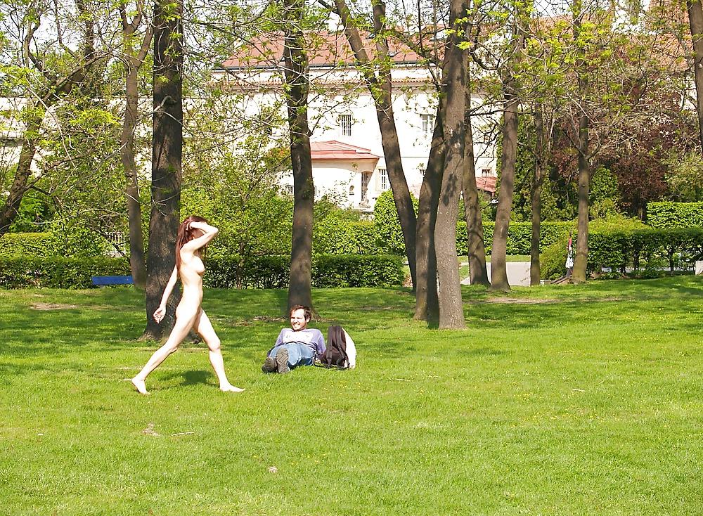 20P Wife did not hesitate to show her body to outsiders
