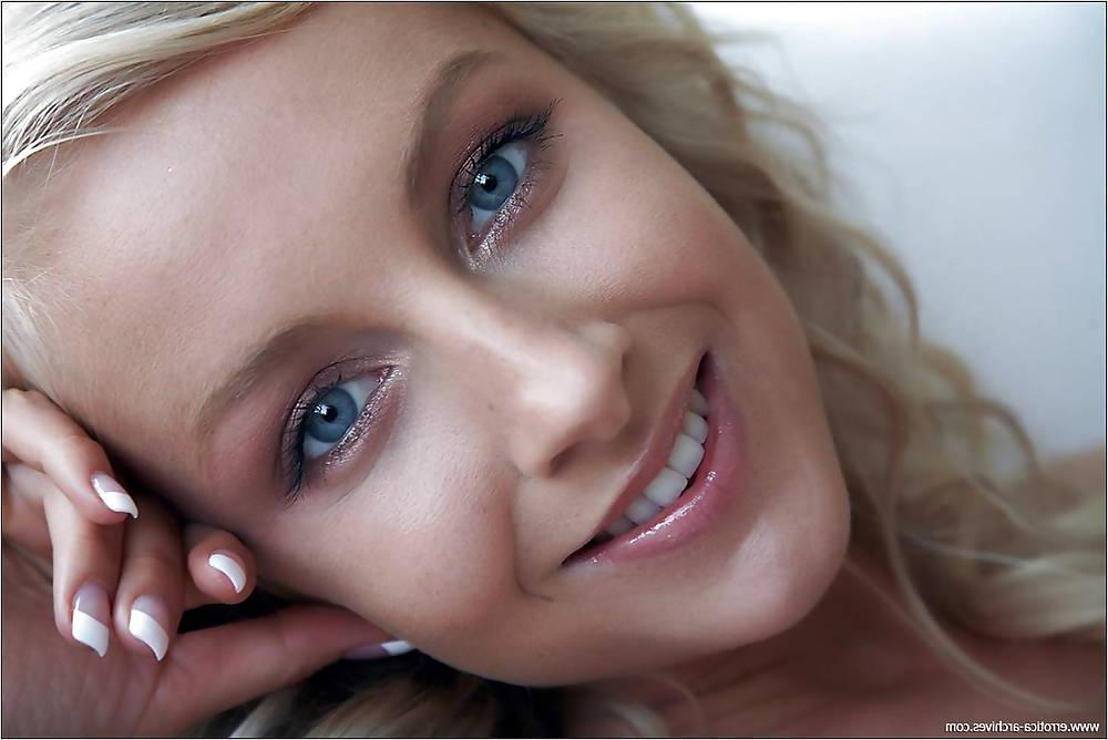 16P Babe5 - Pretty Blue Eyes