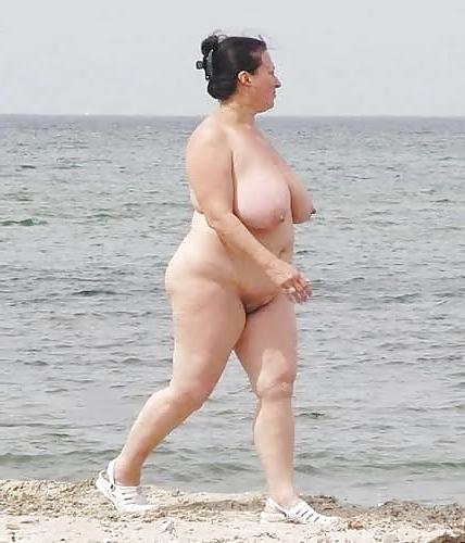 25P Moms on Nature (Hot moms which make your Dick wet and Erect)