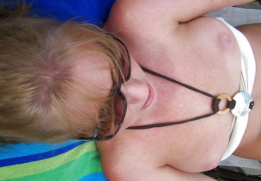 20P A summer day with a freckled housewife - N. C. 
