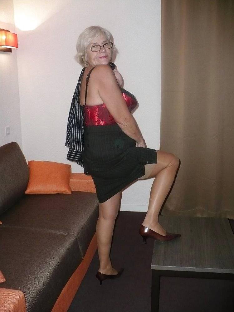 25P Mature Beauty - Annick 59