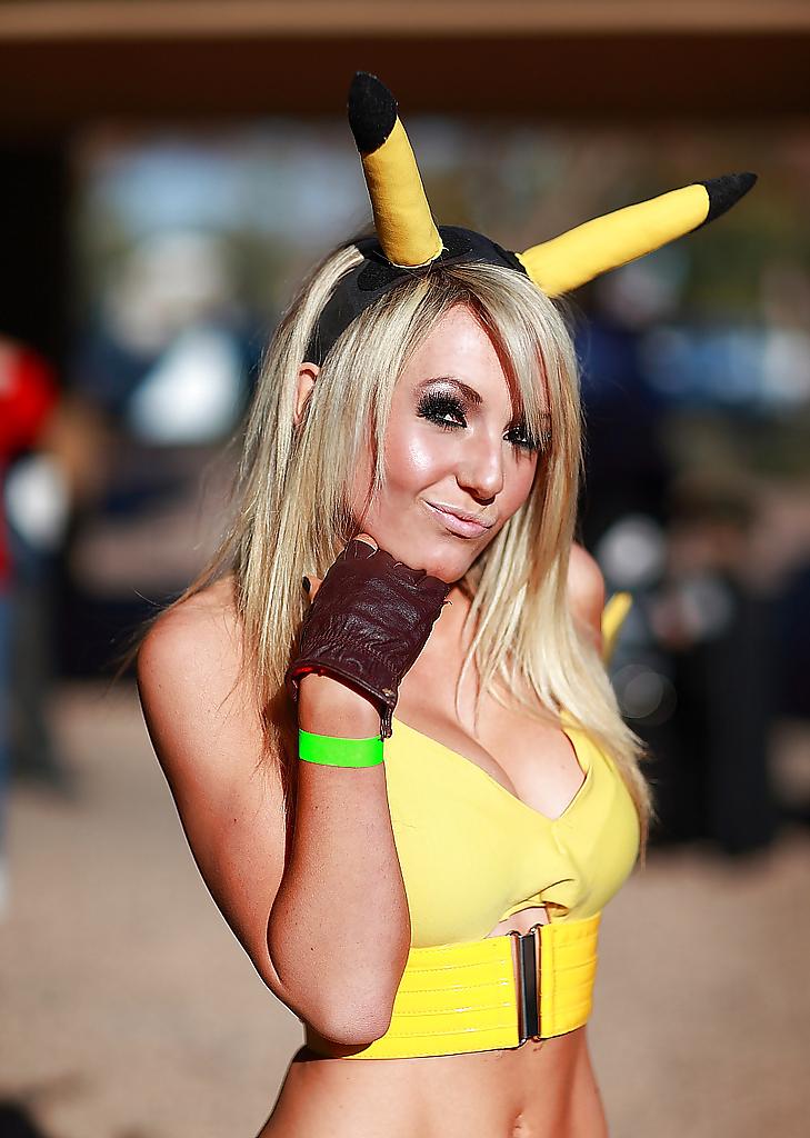 19P More Cosplay Cuties