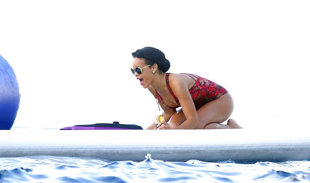 25P Rihanna swimsuit in France FUCKABLE ASS