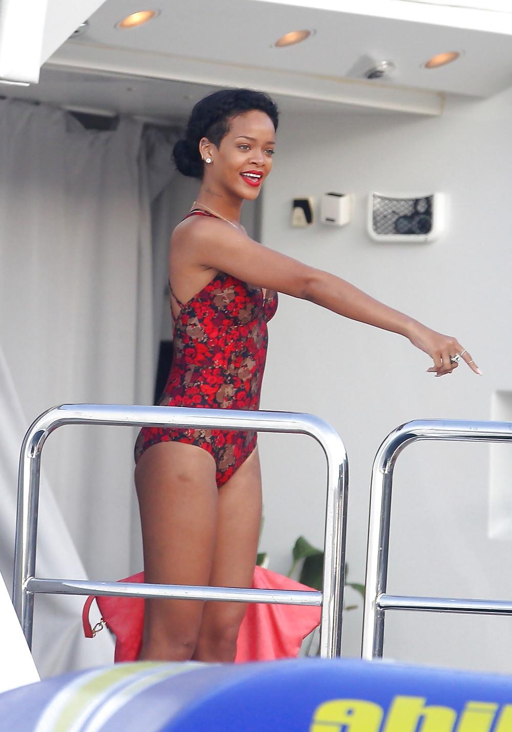 25P Rihanna swimsuit in France FUCKABLE ASS