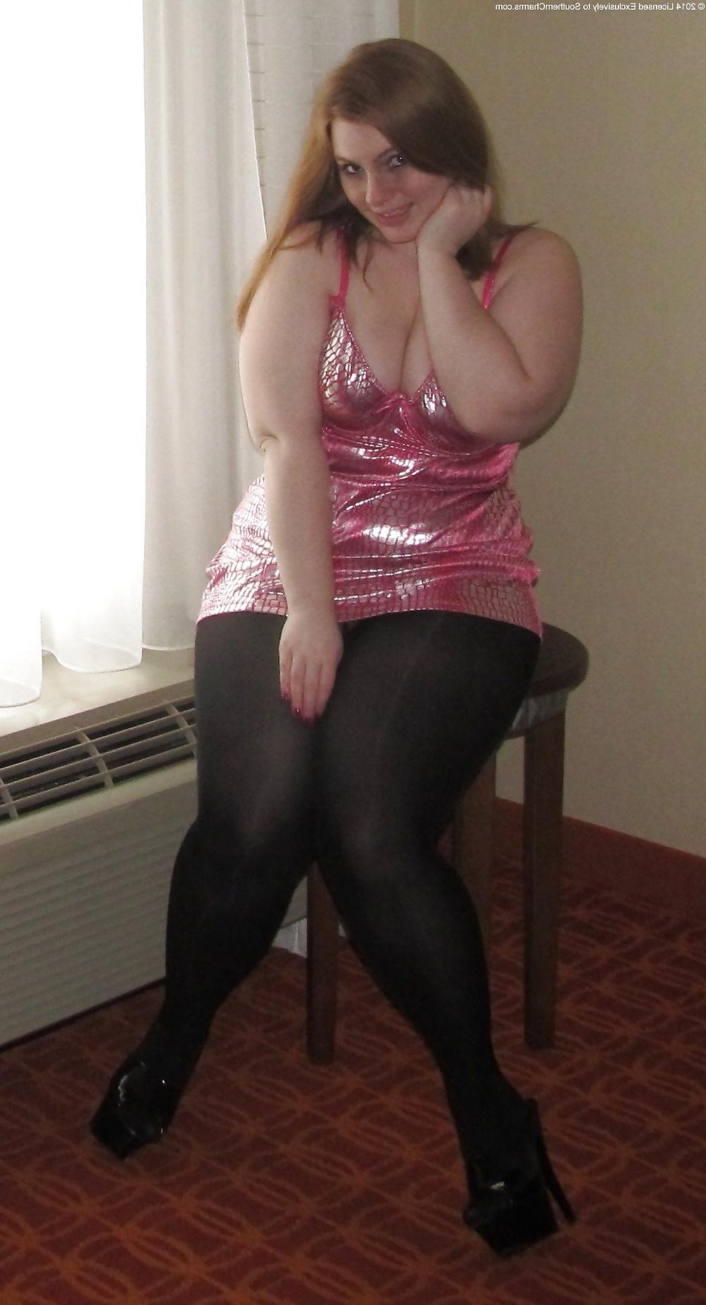 25P Little redhair looking fine