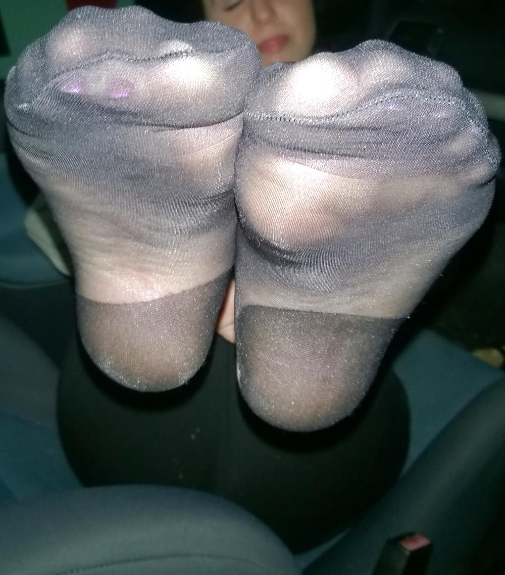 25P Nylon soles footjob hot