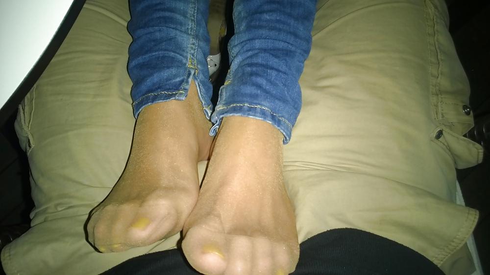 25P Nylon soles footjob hot