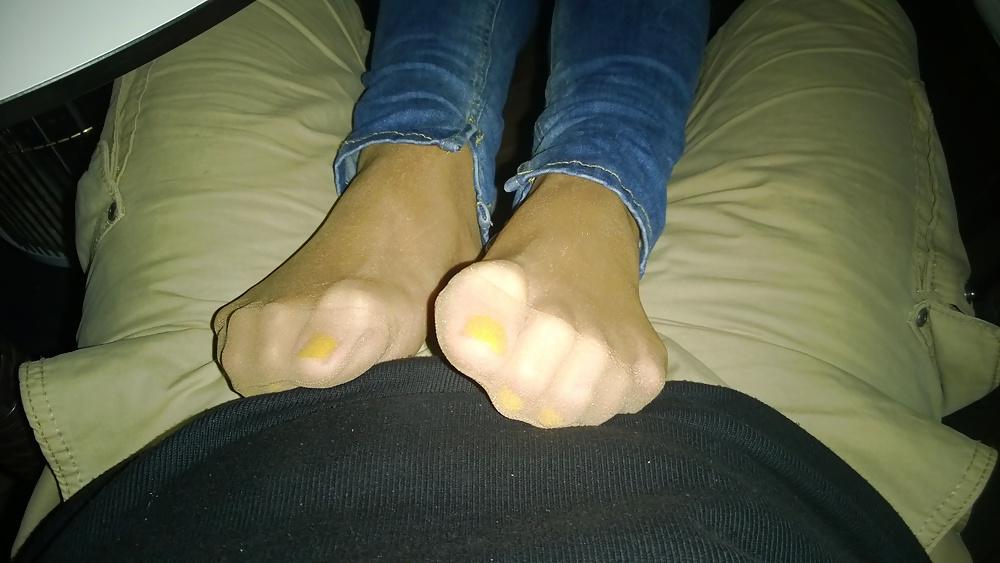 25P Nylon soles footjob hot