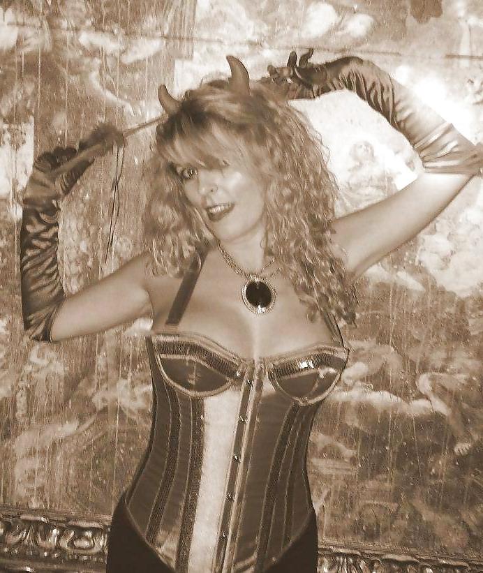 25P BUSTY BLONDE MILF Ana Vilar NYLON MATURE SLUT 