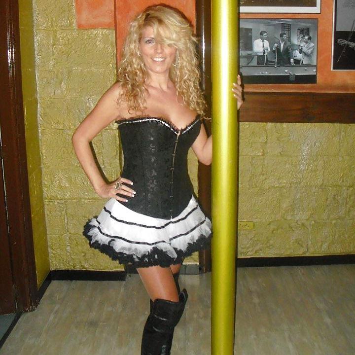 25P BUSTY BLONDE MILF Ana Vilar NYLON MATURE SLUT 