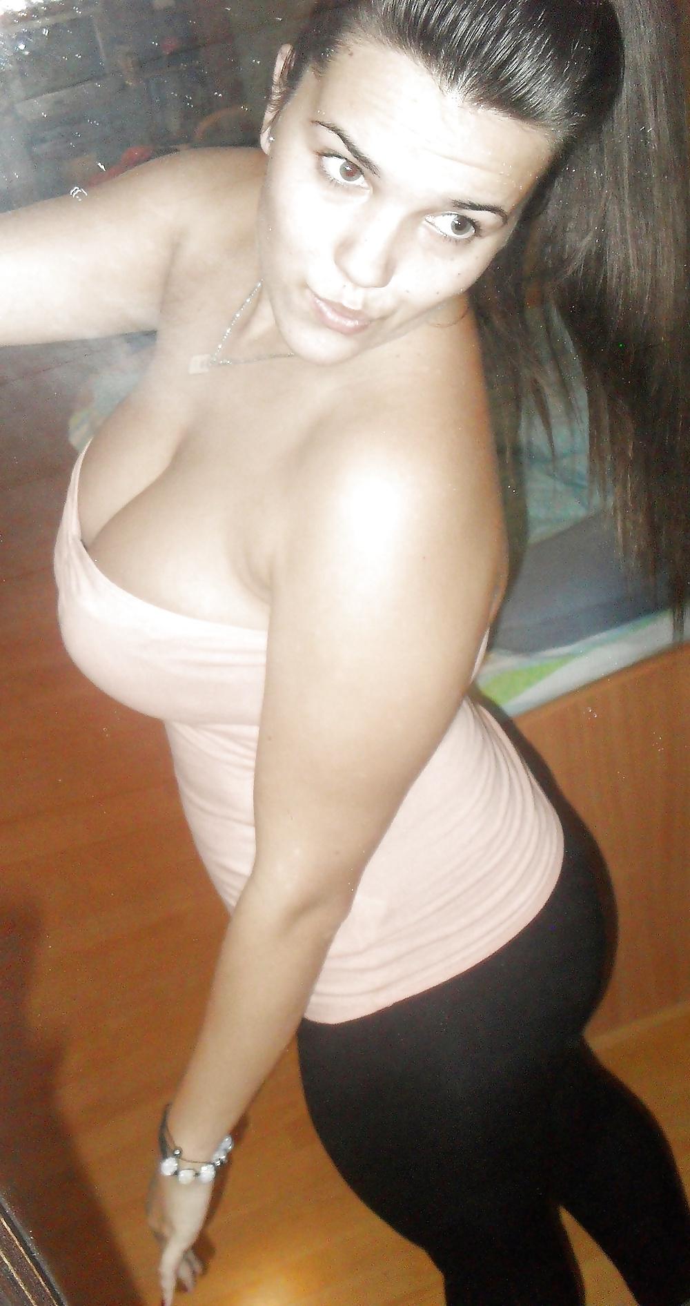 25P Macedonian and Serbian girls in yoga pants 