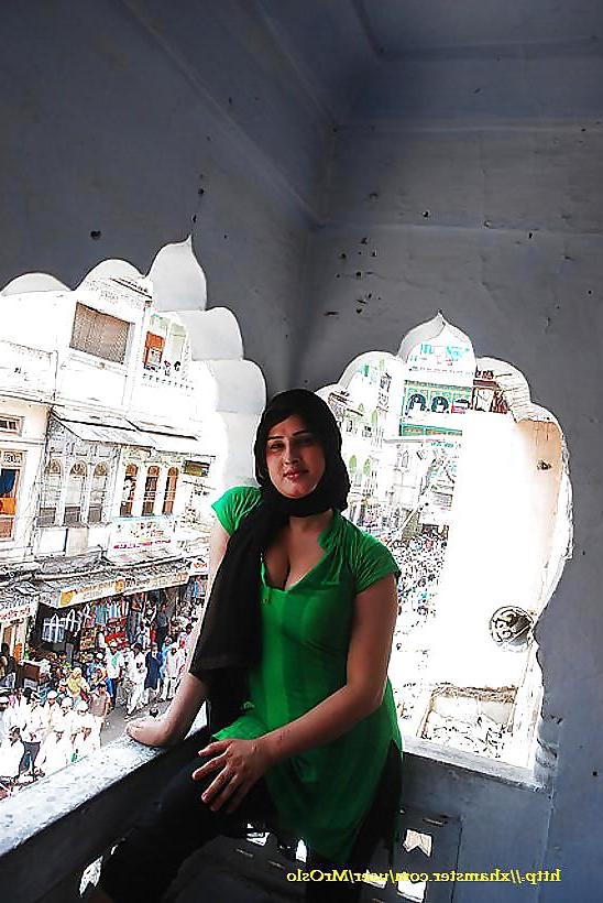 25P Pakistani Big Boobs Peshawari VIP Whore